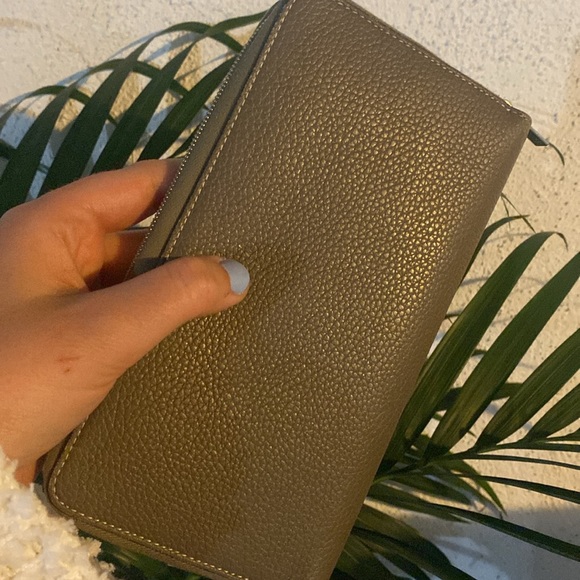 Celine Zipped Wallet ☀️ - Picture 4 of 17